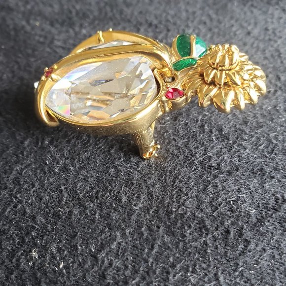 Donald Stannard Gold Brooch for Arlene Dahl- Chrysanthemums Heart - Picture 14 of 15